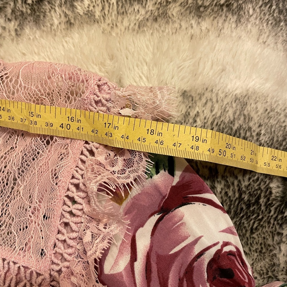 💝 Suzanne Betro Pink lace and cotton floral and butterfly blouse, 2X - Picture 11 of 14